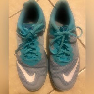 Nike FS lite run 3 Womens Athletic Shoes 9.5